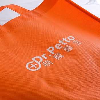 不織布購物袋-厚度80g-尺寸W28XH38XD15公分-一面單色一面雙色印刷_1
