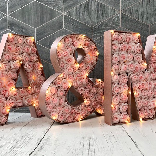 粉色布玫瑰LED字母擺飾-婚禮裝飾_1