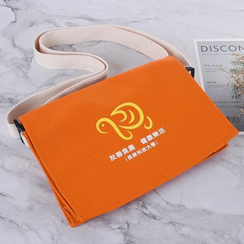 色帆布書包-中型斜揹書包/拉鍊夾層+染橘色-單面單色印刷_5