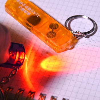 4合1多功能手電筒LED求生哨子_3